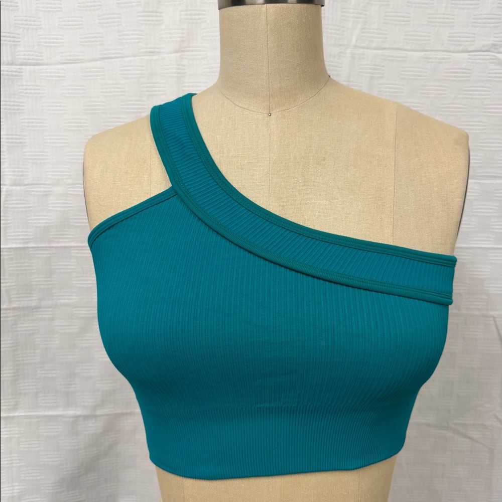 One shoulder sports bra